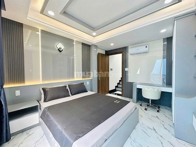 Nhà ngộp ngay Chu Văn An giá 2tỷ590,65m2 HXH SHR khu đông dân buôn bán
