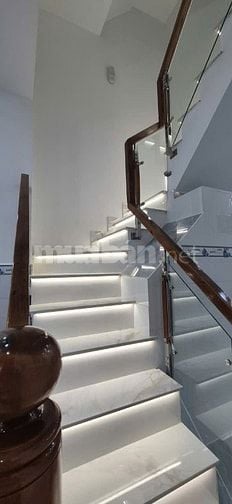 Bán nhà 1Trệt, 1lầu, ST,75m2. Căn góc 3 mặt tiền hẻm 184 Lưu Hữu Phước