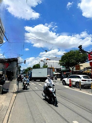 BÁN NHÀ MẶT TIỀN : 377 NGUYỄN THỊ THẬP - P. TÂN PHONG - Q. 7 - TPHCM