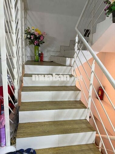 Bán Nhà MT Trần Bình Trọng DT: 6*20 104m2, 500 XD