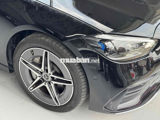 Mercedes Benz C Class 2022 C300 AMG - 8000 km