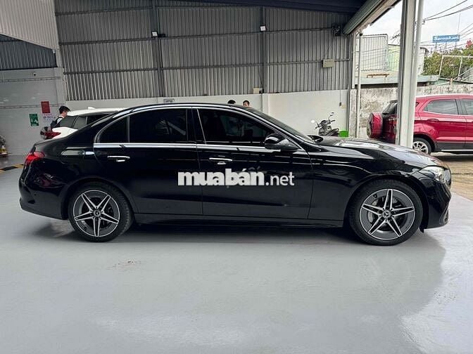 Mercedes Benz C Class 2022 C300 AMG - 8000 km