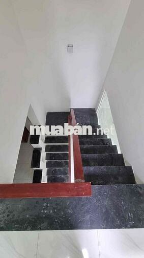 Bán nhà hẻm thông đường Quang Trung, 2 mt thoáng mát, oto vào tới nhà