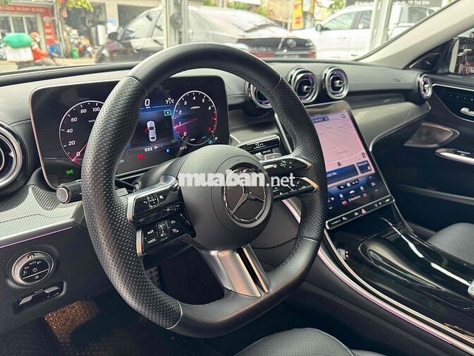 Mercedes Benz C Class 2022 C300 AMG - 8000 km