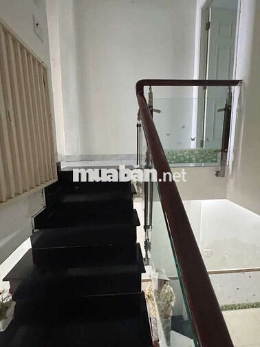 Cho thuê nhà hẻm thông 2PN 2WC Phan Văn Trị P10