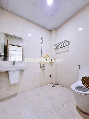 Cho Thuê Căn Studio Ban Công Full Nội Thất Đường Bờ Kè Hoàng Sa Quận 1