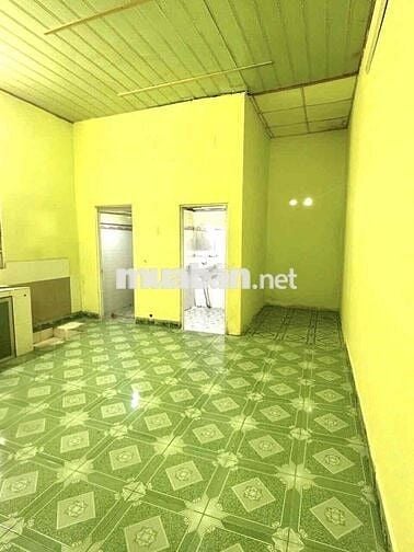 Cho thuê nhà 125m2 có sân trước và sau bên Tân Đông Hiệp - Dĩ An