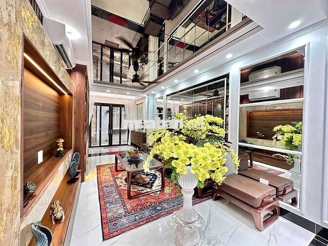 BÁN NHÀ PHỐ GIẢNG VÕ 17,8TỶ THÔNG TẦNG THOÁNG TRƯỚC XAU, NỘI THẤT SỊN