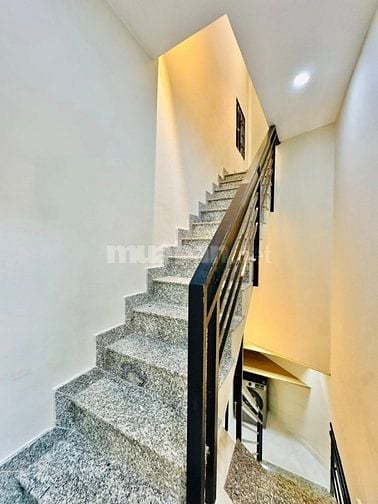 Bán nhà 3 Tầng đúc BTCT - Full nội thất - cách mặt tiền chỉ 20m