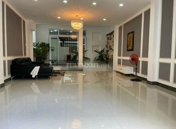 NHÀ NGỘP ( BANK ) 5 TỶ 750 ĐƯỜNG CÁCH MẠNG THÁNG 8 QUẬN 10 - DT 79.5M2