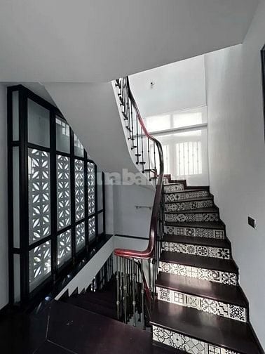 Bán nhà mới xây lô góc ngõ 640 Nguyễn Văn Cừ ,45m2x5T, ngõ ô tô 13,8tỷ