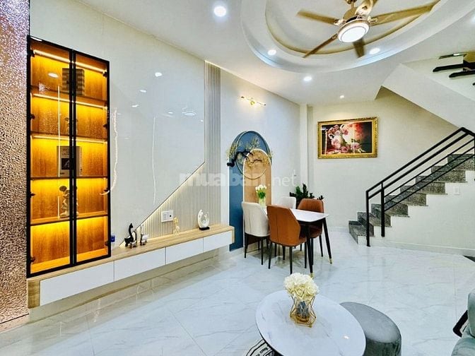 Bán nhà 3 Tầng đúc BTCT - Full nội thất - cách mặt tiền chỉ 20m
