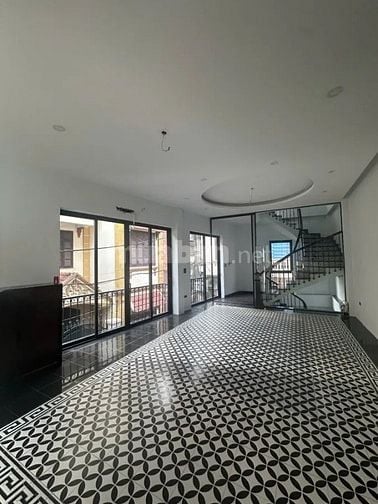 Bán nhà mới xây lô góc ngõ 640 Nguyễn Văn Cừ ,45m2x5T, ngõ ô tô 13,8tỷ