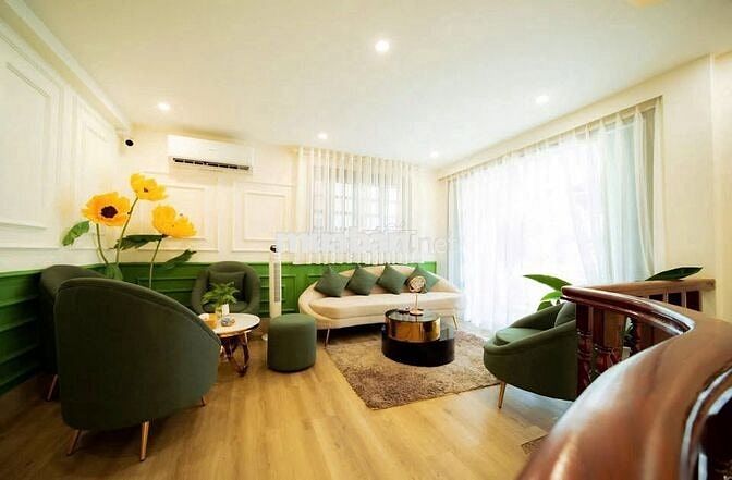 NGANG 8M, NHÀ ĐẸP, CÓ SÂN MẶT TIỀN SỐ 169 HOA LAN QUẬN PHÚ NHUẬN