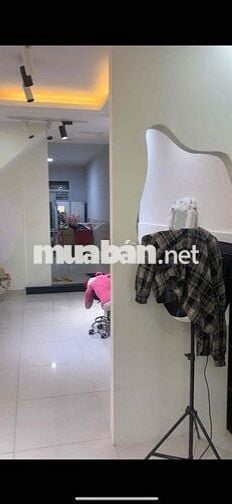 Cho thuê nhà nguyên căn 2 phòng ngủ hẻm xe hơi 195 Trần văn đang
