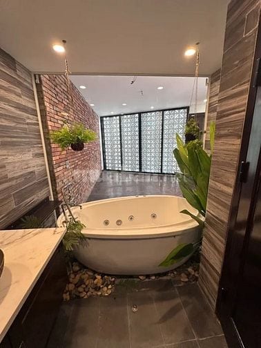 Bán nhà mới xây lô góc ngõ 640 Nguyễn Văn Cừ ,45m2x5T, ngõ ô tô 13,8tỷ