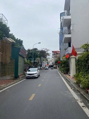 Bán nhà mới xây lô góc ngõ 640 Nguyễn Văn Cừ ,45m2x5T, ngõ ô tô 13,8tỷ