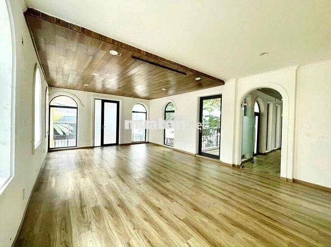 CHO THUÊ SIÊU BIỆT THỰ 247A HUỲNH VĂN BÁNH Q.PHÚ NHUẬN-03 TẦNG- 800m2