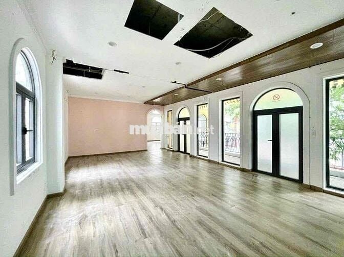 CHO THUÊ SIÊU BIỆT THỰ 247A HUỲNH VĂN BÁNH Q.PHÚ NHUẬN-03 TẦNG- 800m2