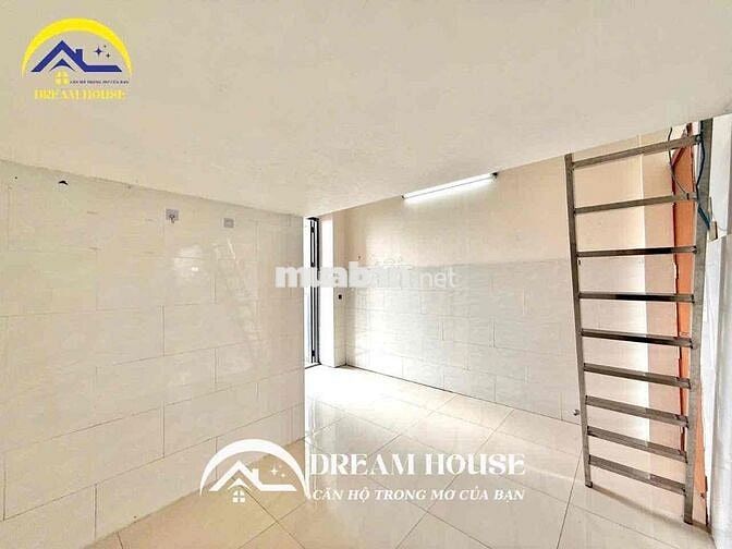 DUPLEX BAN CÔNG,CỬA SỔ,GÁC CAO RỘNG,GẦN SÂN BAY , F15 TÂN BÌNH