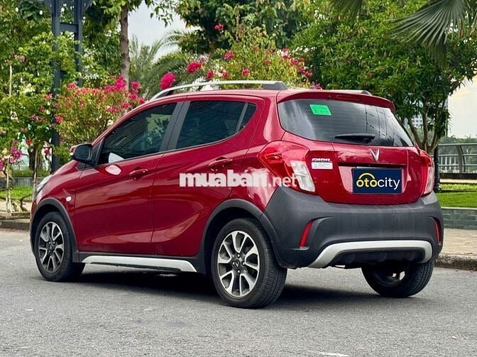 VinFast Fadil Plus 2022 - Màu đỏ - 2vkm