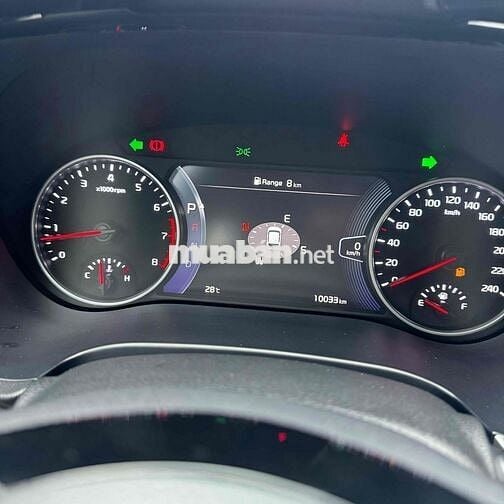 Kia Seltos 2022 Premium 1.6 AT - 10000 km