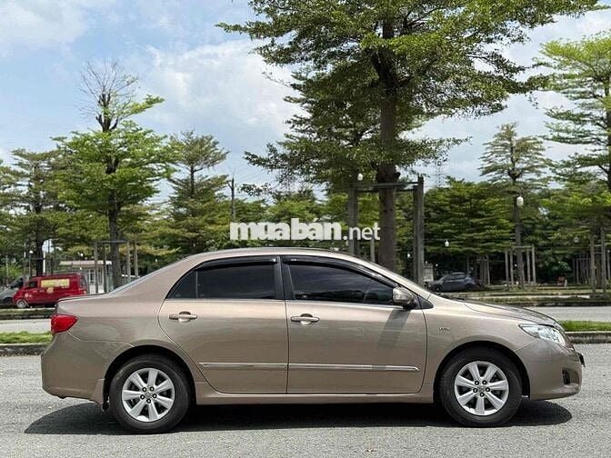Toyota Corolla Altis 2010 1.8G AT - 65000 km