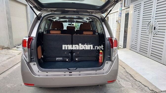 Toyota Innova 2019 E màu đồng ánh kim Chính Chủ