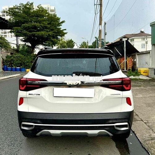 Kia Seltos 2022 Premium 1.6 AT - 10000 km