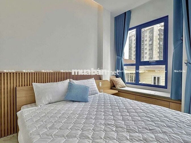 Căn hộ full nội thất ban công thoáng mát Trần Hưng Đạo Quận 1