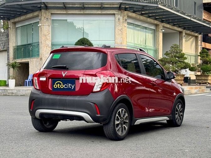 VinFast Fadil Plus 2022 - Màu đỏ - 2vkm