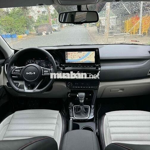 Kia Seltos 2022 Premium 1.6 AT - 10000 km