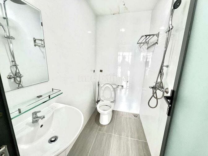 CĂN 1 PN TÁCH BẾP, BAN CÔNG RỘNG, THOÁNG FULL NỘI THẤT NGAY SÁT HUTECH