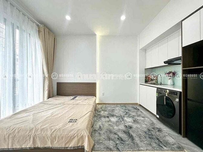 Cho Thuê Căn Hộ Ban Công Full Nội Thất Nằm Ngay Trung Tâm Quận 1
