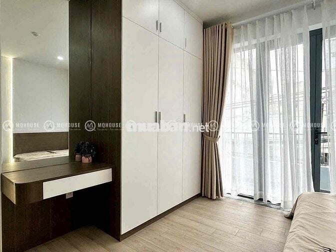 Cho Thuê Căn Hộ Ban Công Full Nội Thất Nằm Ngay Trung Tâm Quận 1