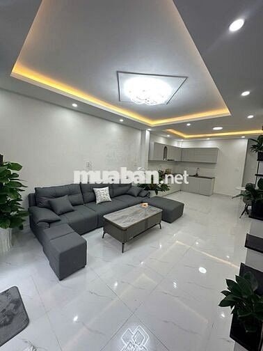 Cần bán căn nhà SRXD đã hoàn công đường 3/2 lõi trung tâm, ngay sau