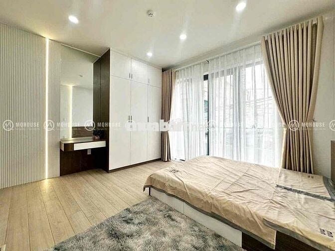 Cho Thuê Căn Hộ Ban Công Full Nội Thất Nằm Ngay Trung Tâm Quận 1