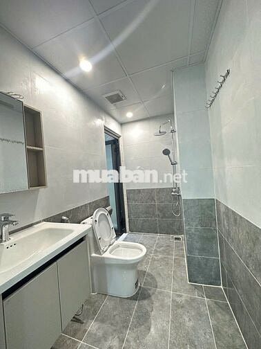 Cần bán căn nhà SRXD đã hoàn công đường 3/2 lõi trung tâm, ngay sau