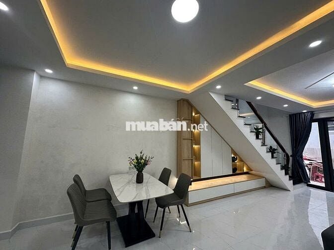 Cần bán căn nhà SRXD đã hoàn công đường 3/2 lõi trung tâm, ngay sau