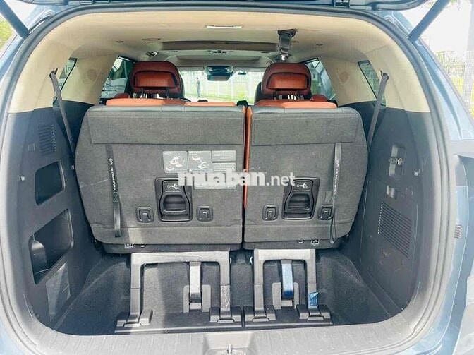 Kia Carnival 2023 Signature 2.2D - 48000 km