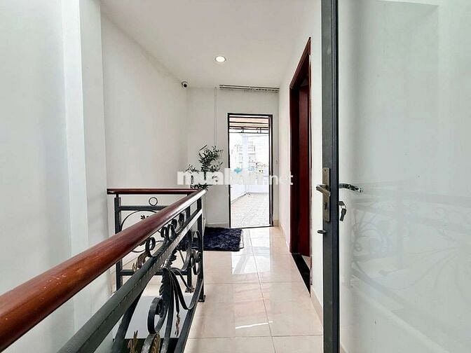 PENHOUSE 1PN 1 BẾP VIEW THOÁNG NEW KENG, FULL NỘI THẤT NGAY SÁT QUẬN 1