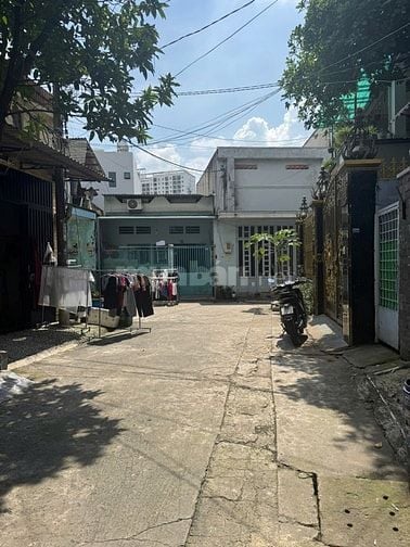 Nhà bán xẹt đường trường chinh