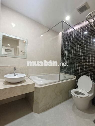 Cần bán căn hộ chung cư H2 Hoàng Diệu, P. 8, Quận 4.