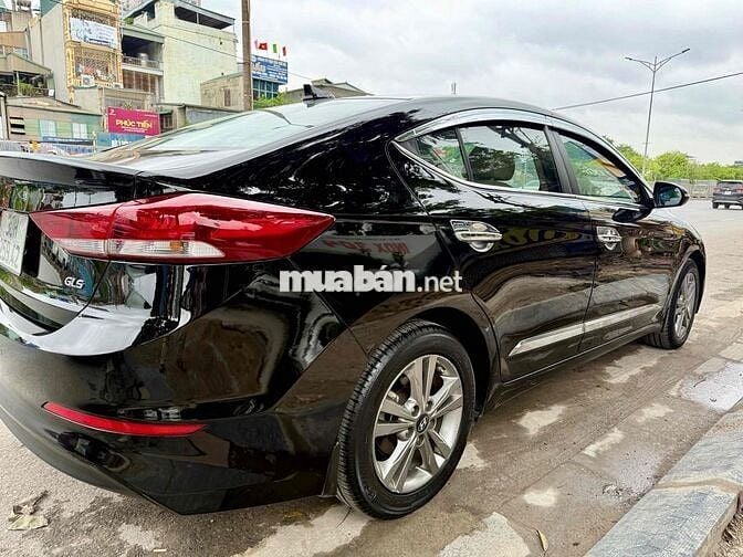 Hyundai Elantra 2018 1.6 AT - 90000 km