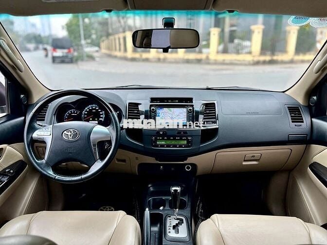 Toyota Fortuner 2016 2.7V 4X2 AT - 96,000 km.