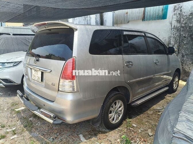 Toyota Innova 2011 J - 200000 km