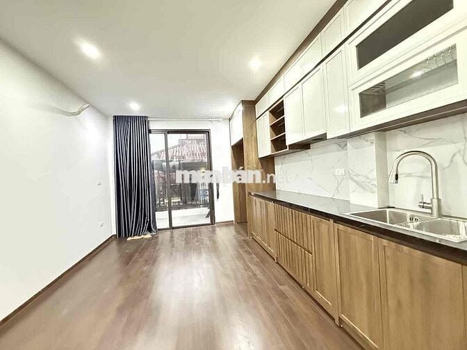NHÀ ĐẸP TÂY HỒ, DÂN XÂY CÓ THANG MÁY Ở NGAY.