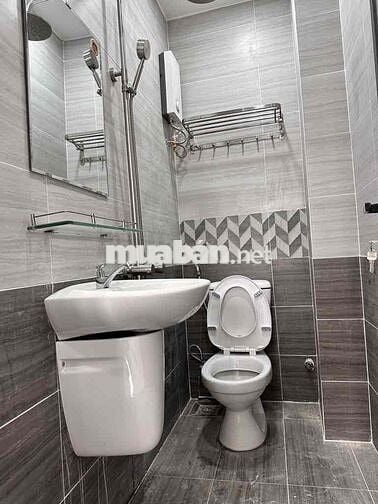 bán nhà Q7- Tân Thuận Tây-24m2- 3 tỷ050 triệu-2 Pn-2wc-full nội thất