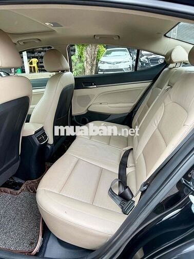 Hyundai Elantra 2018 1.6 AT - 90000 km