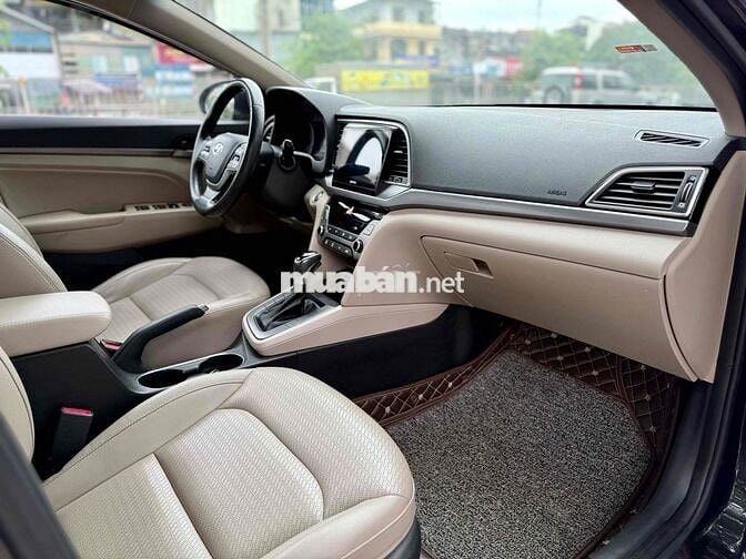 Hyundai Elantra 2018 1.6 AT - 90000 km